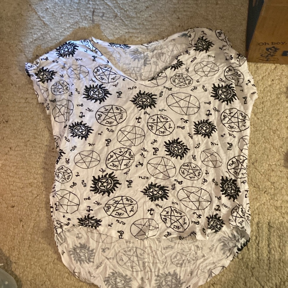 Supernatural white and black high low t-shirt size medium.